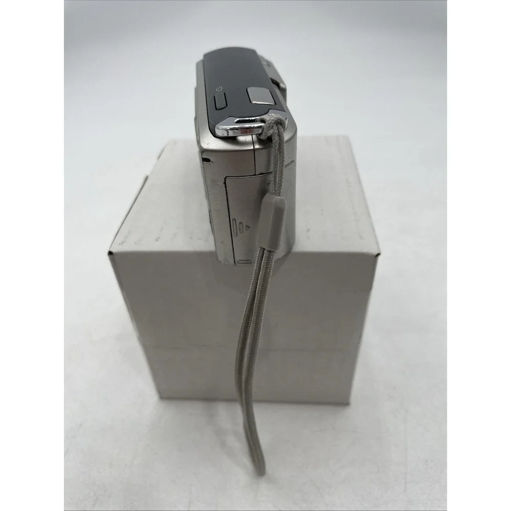 Hewlet Packard E327 Digital Camera 5.0 Megapixels Model SNPRB-0501- TESTED
